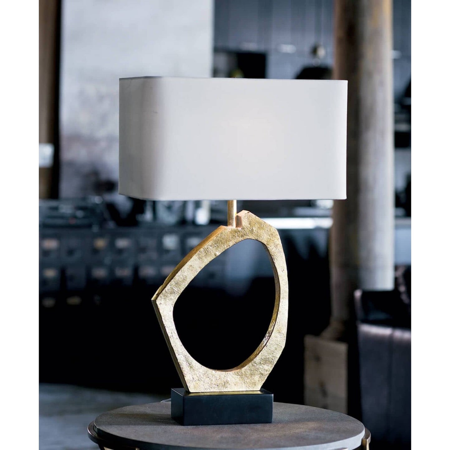 006 S-287050 | Lifestyle | Manhattan Table Lamp by Regina Andrew in gold and gold leaf. Made from resin in a modern style.