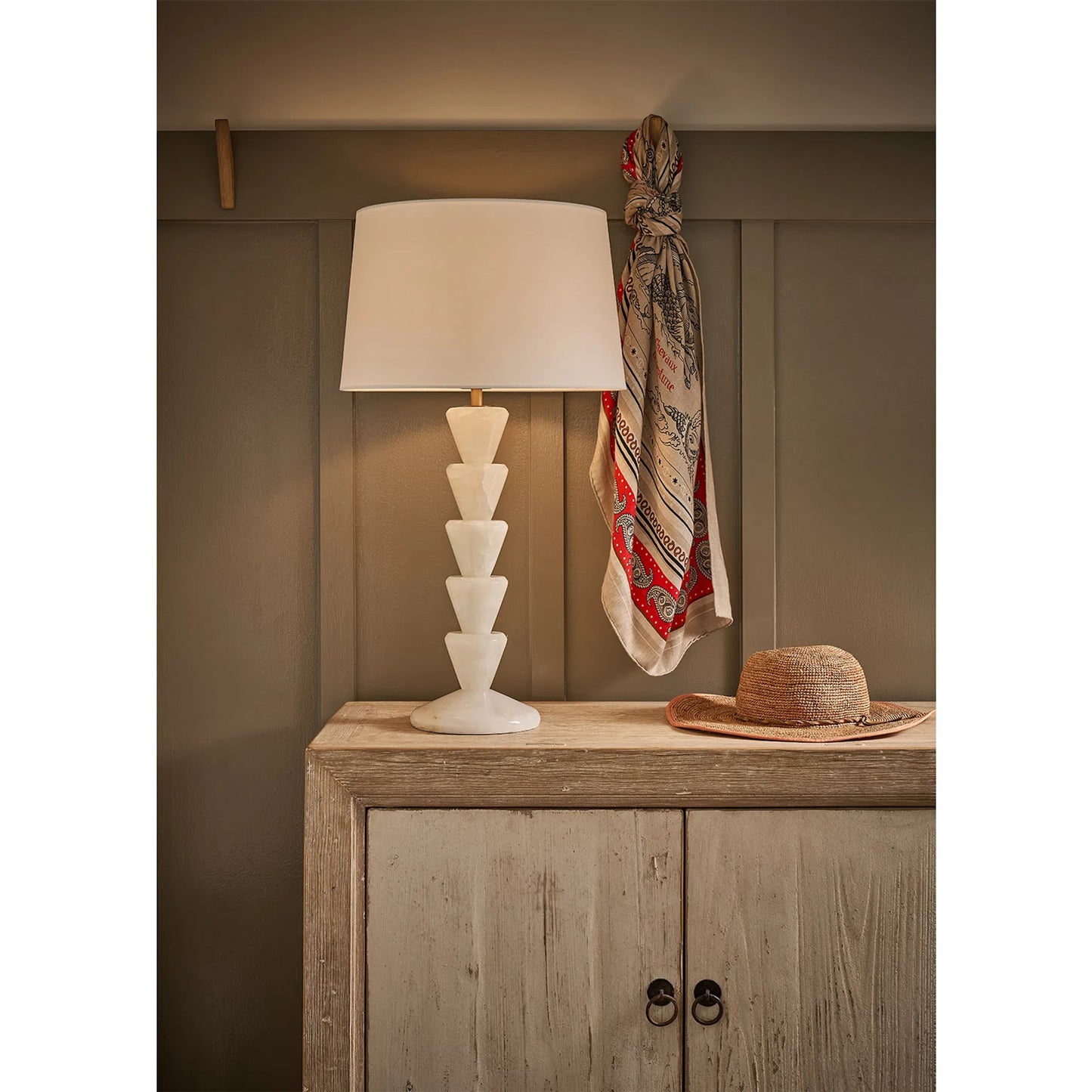 003 SI-2262617 | Lifestyle | Patricia Jade Table Lamp by Regina Andrew in natural jade. Made from jade in a modern style.