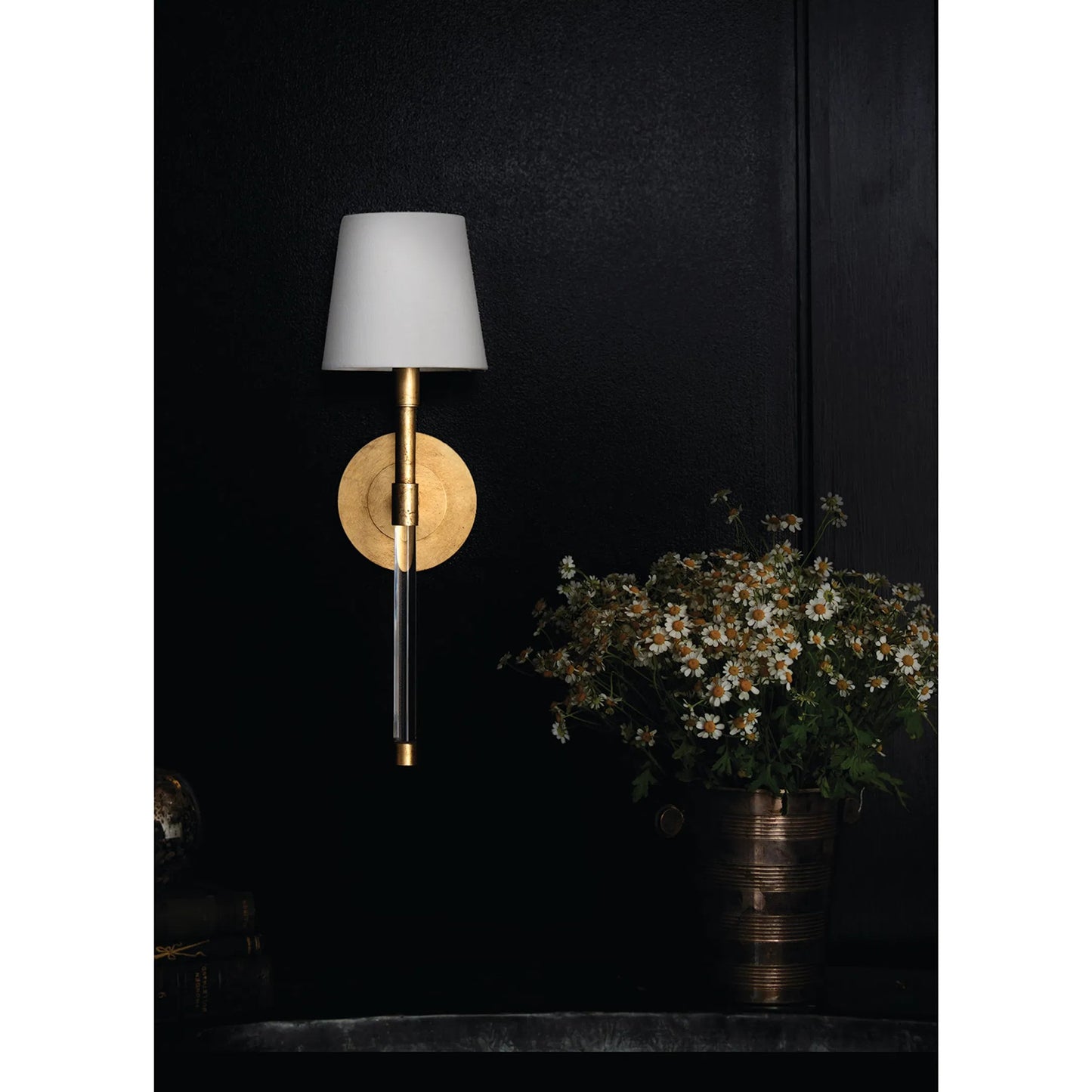005 SI-2262657 | Lifestyle | Auburn Crystal Sconce by Regina Andrew in gold leaf. Made from crystal in a modern style.