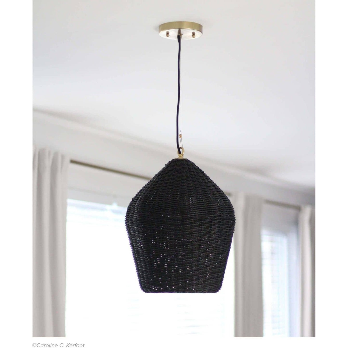 017 SR-769931 | Lifestyle | Georgian Pendant by Regina Andrew. Made from natural material in a modern style.