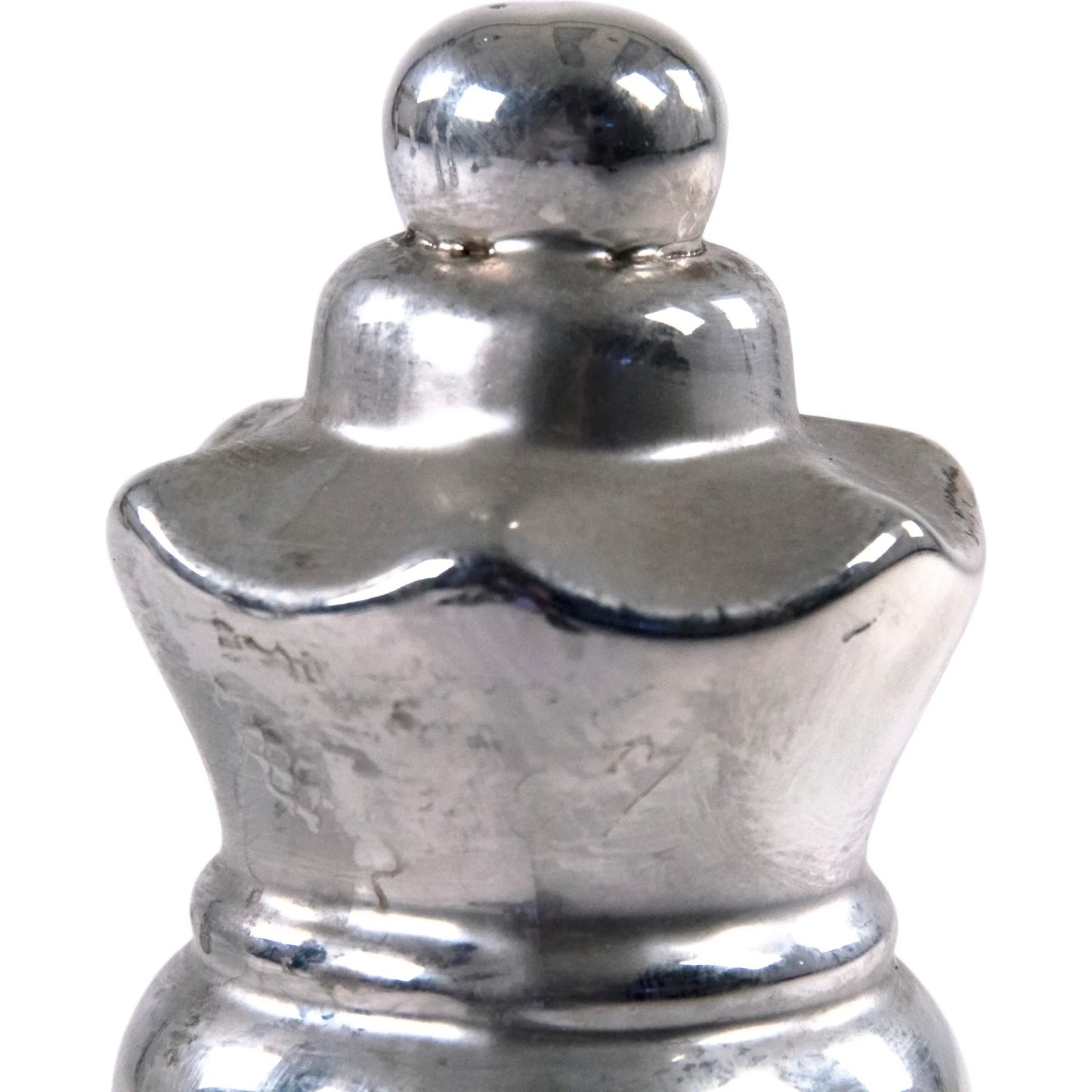 005 SI-2448728,SI-2448729 | Closeup | Queen Chess Accent Decor by Zentique in metallic silver. Made from terracotta in a modern style.