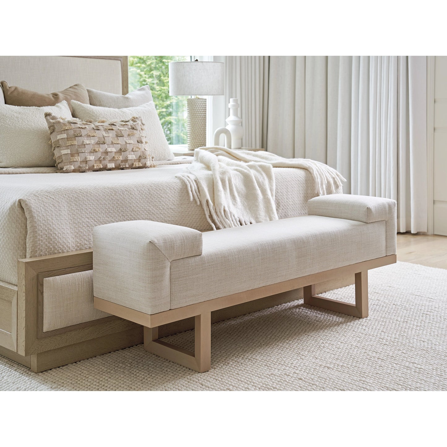 002 SI-2136920 | Lifestyle | Abbott Bench by Tommy Bahama Home. Made from unique in a modern style.