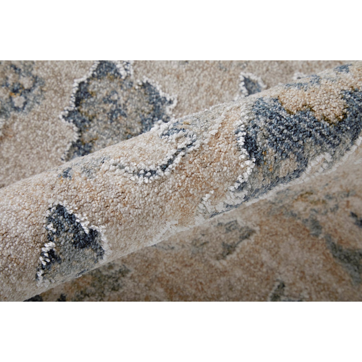 004 SI-2129600,SI-2129601,SI-2129602,SI-2129603,SI-2129604,SI-2129605 | Closeup | Pasha Transitional & Botanical Rug - 39M7F by Feizy. Made from polyester in a unique style.