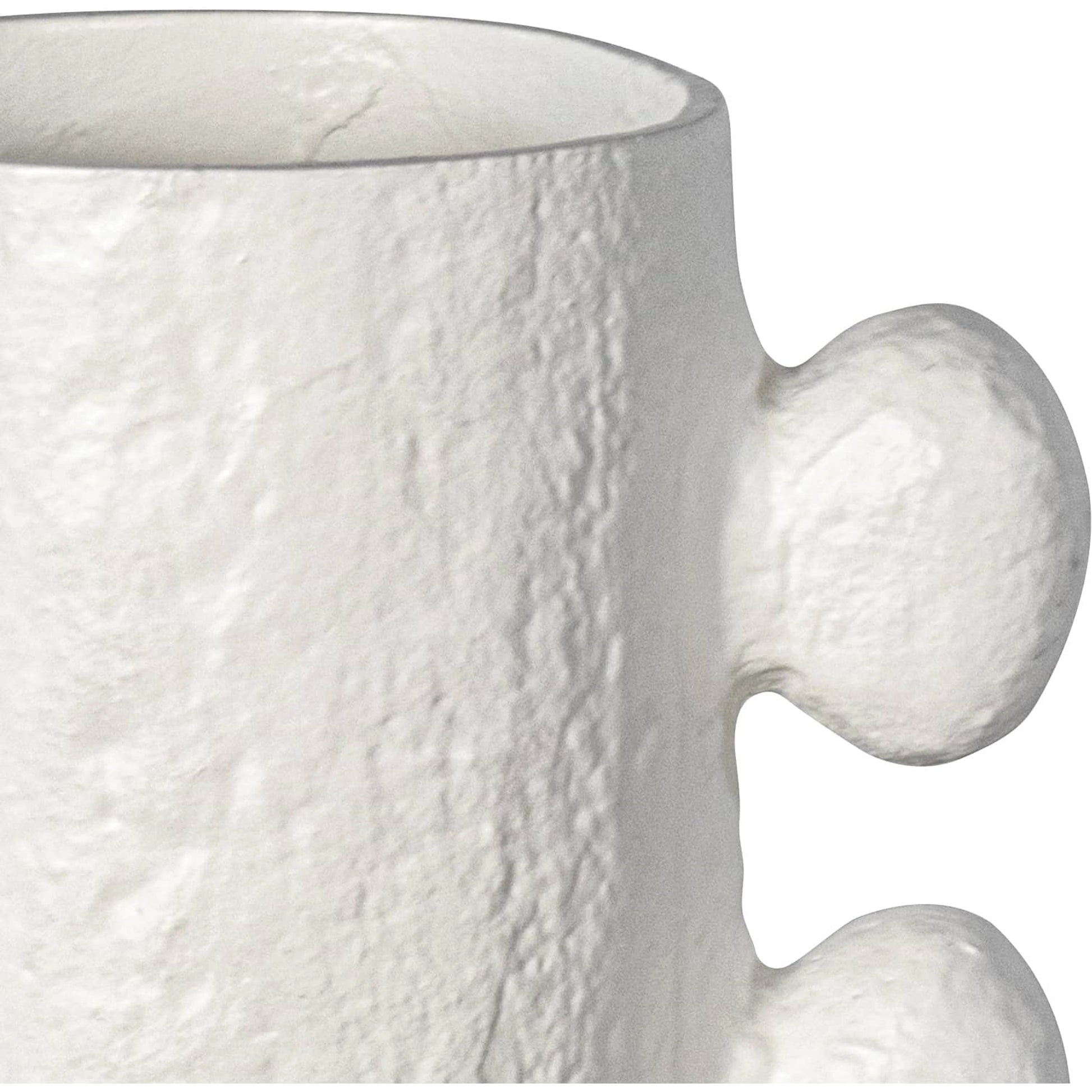 Sanya Vase by Regina Andrew in white. Made from aluminum in a modern style.