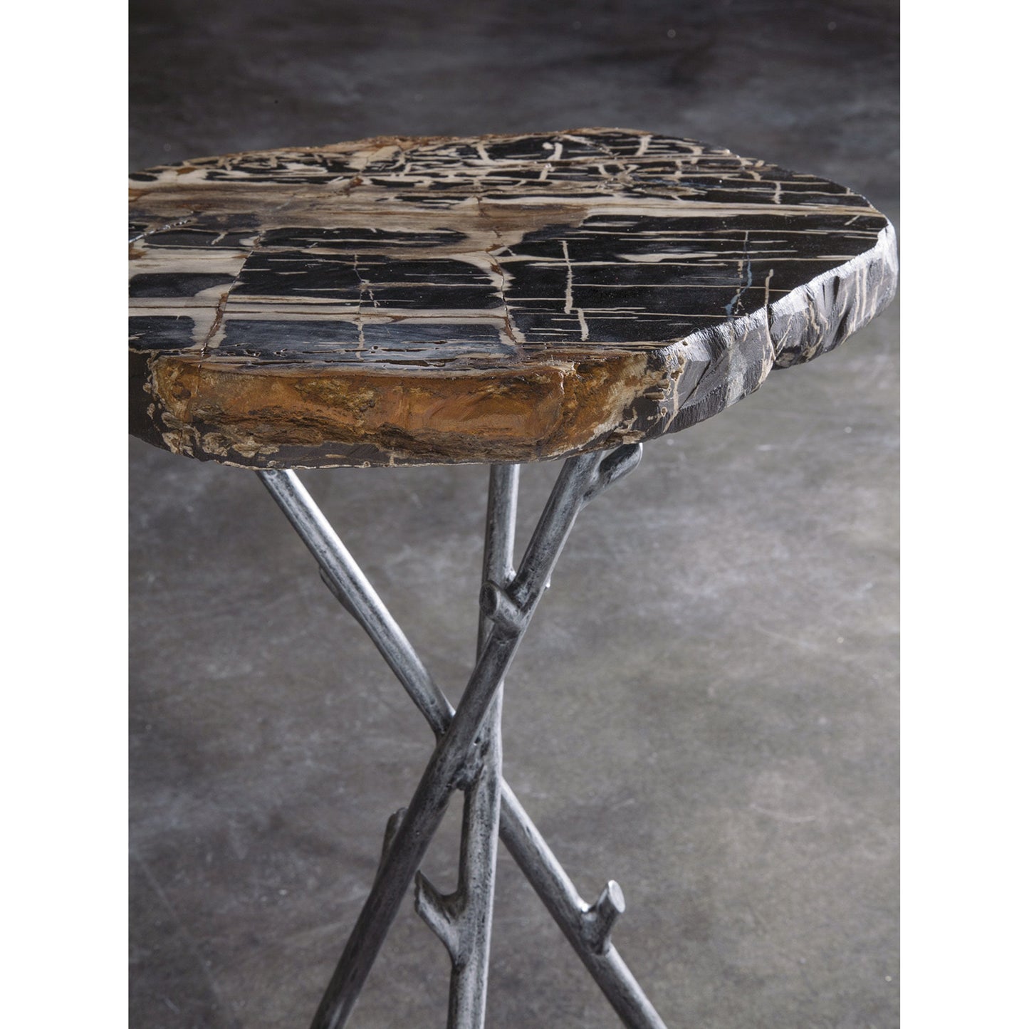 002 SR-834616 | Closeup | Shane Spot Table by Artistica Home. Made from unique in a modern style.