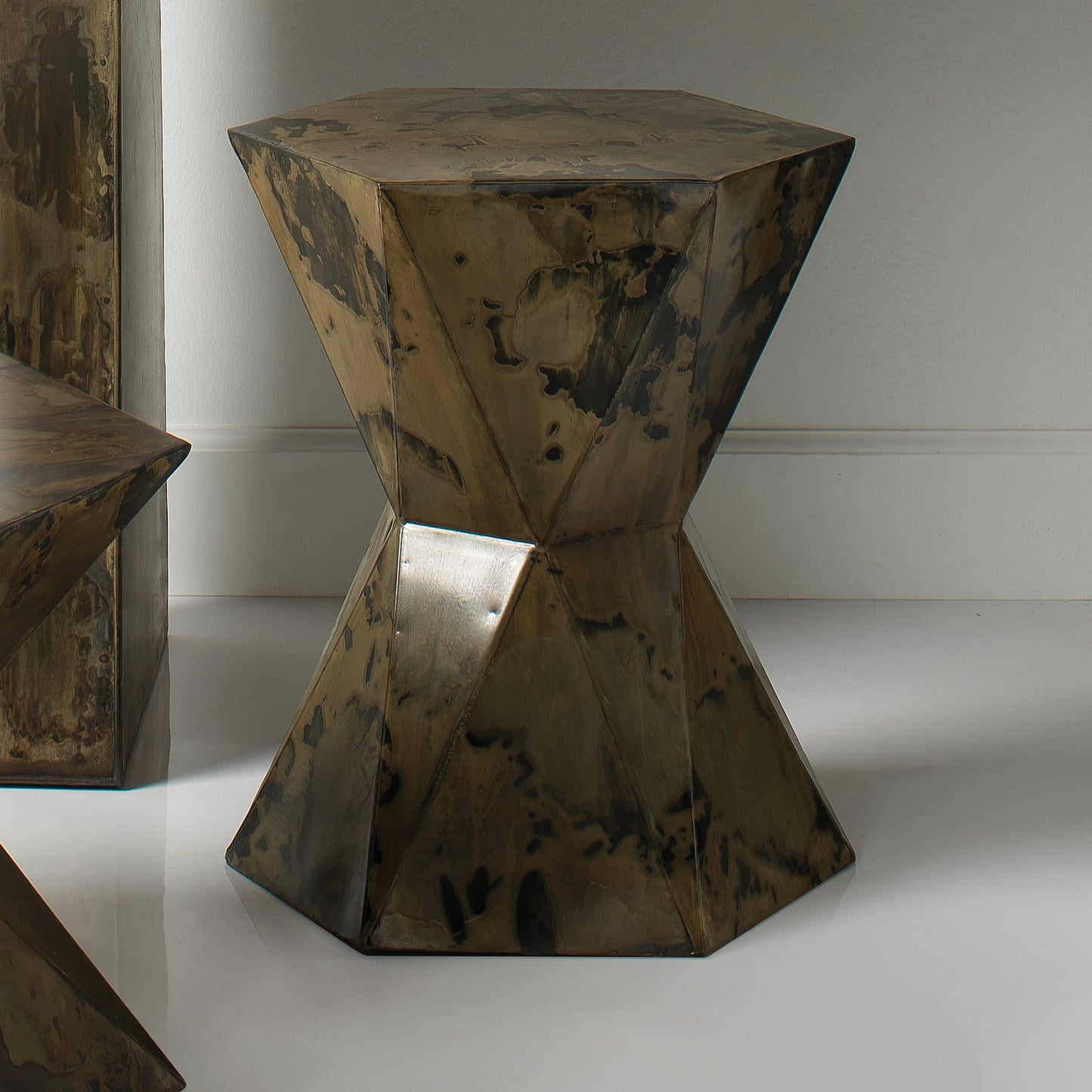 011 SR-819639 | Lifestyle | Crown Side Table by Jamie Young in black. Made from iron sheet in a eclectic & global style.