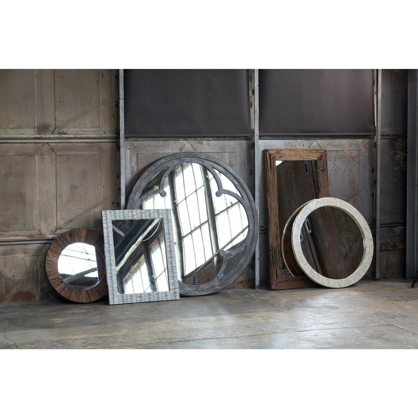 002 S-287114 | Lifestyle | Multitone Bone Mirror by Regina Andrew in white, natural. Made from bone in a coastal style.