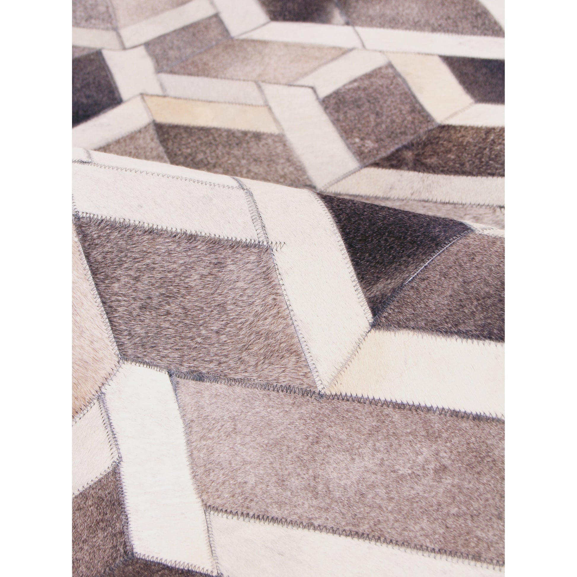 Natural Hide 2144 Rug by Exquisite Rugs in silver, ivory. Made from leather hide in a unique style.