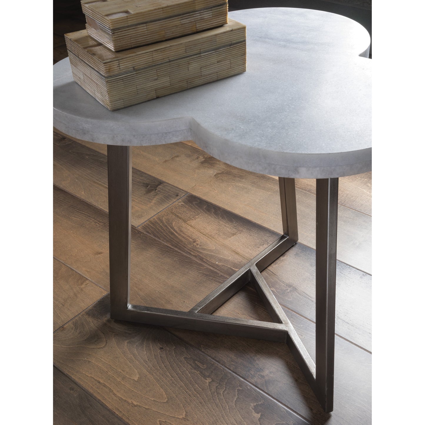 003 SR-834164 | Lifestyle | Aristo Clover End Table by Artistica Home. Made from unique in a modern style.