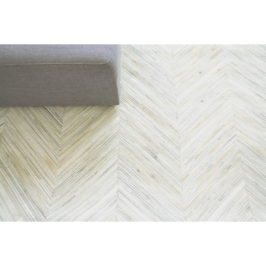 Natural Hide 2161 Rug by Exquisite Rugs in silver. Made from leather hide in a unique style.