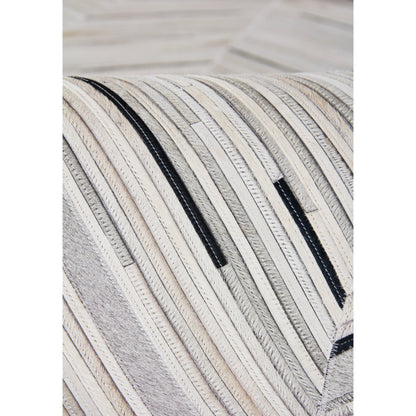 Natural Hide 2163 Rug by Exquisite Rugs in silver/blue. Made from unique in a unique style.