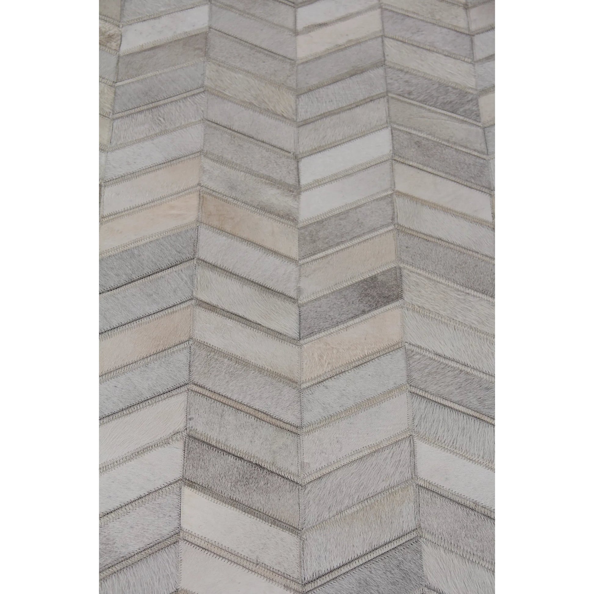 Natural Hide 2165 Rug by Exquisite Rugs in gray, ivory. Made from leather hide in a unique style.