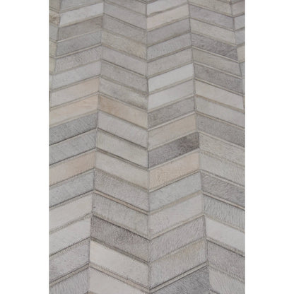 Natural Hide 2165 Rug by Exquisite Rugs in gray, ivory. Made from leather hide in a unique style.
