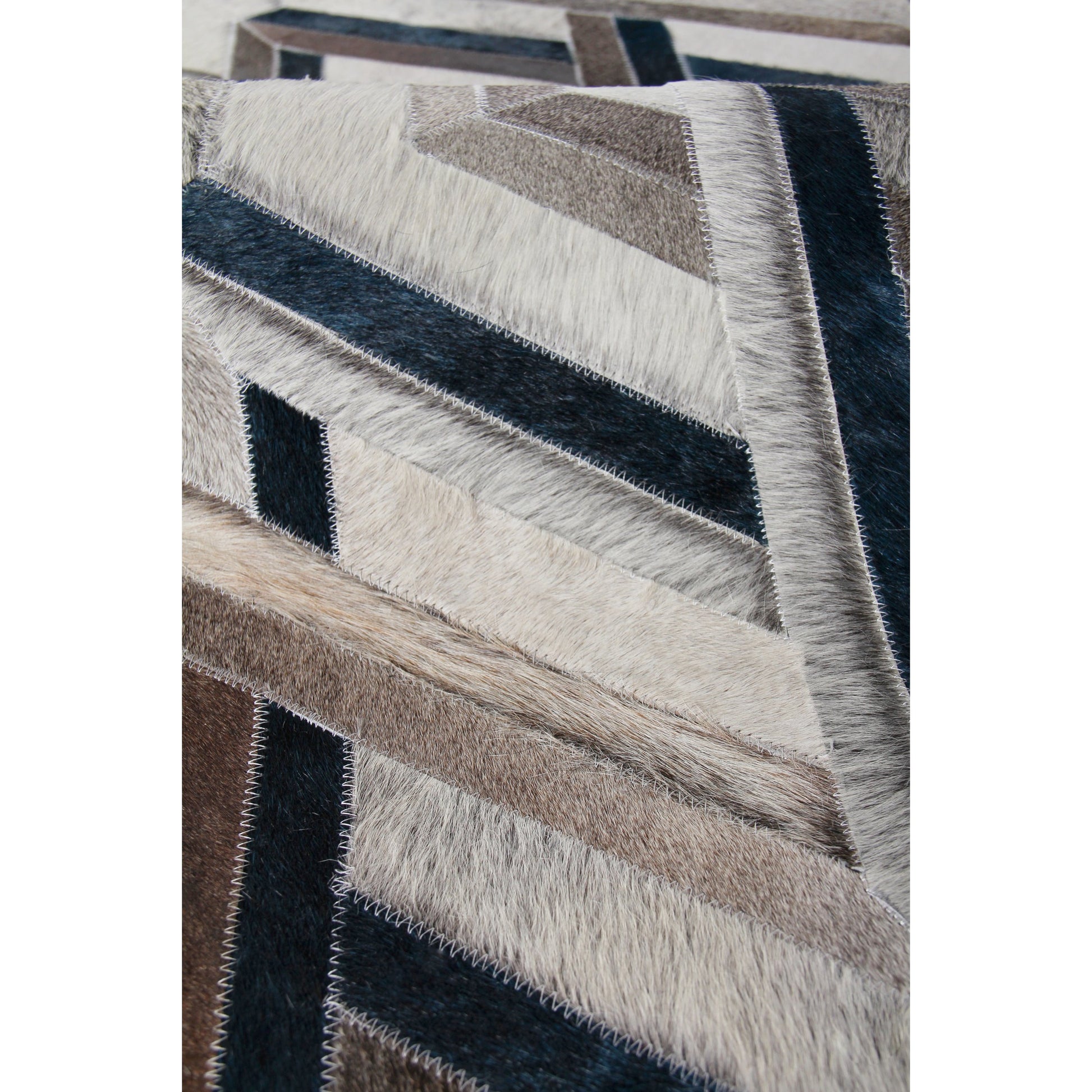 Natural Hide 2180 Rug by Exquisite Rugs in silver, blue. Made from leather hide in a unique style.
