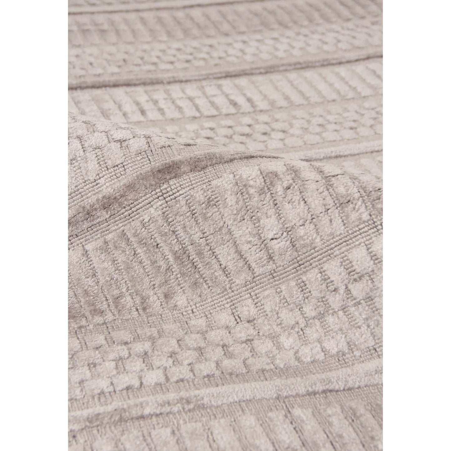 004 SI-2383715,SI-2383716 | Closeup | Addison Rug by Exquisite Rugs in aluminum. Made from bamboo silk in a unique style.