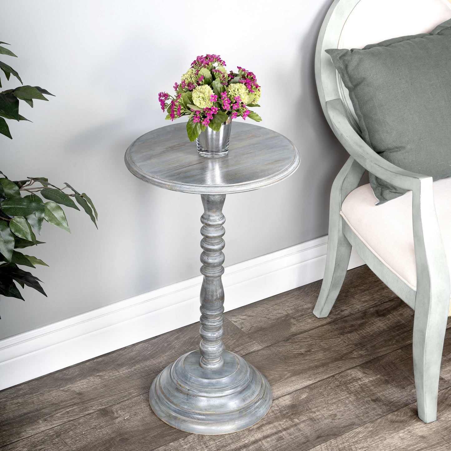 010 O-BUTLER-2265290 | Lifestyle | Pedestal Accent Table by Butler Specialty Company in gray and artifacts. Made from mango wood solids in a cottage & farmhouse style.