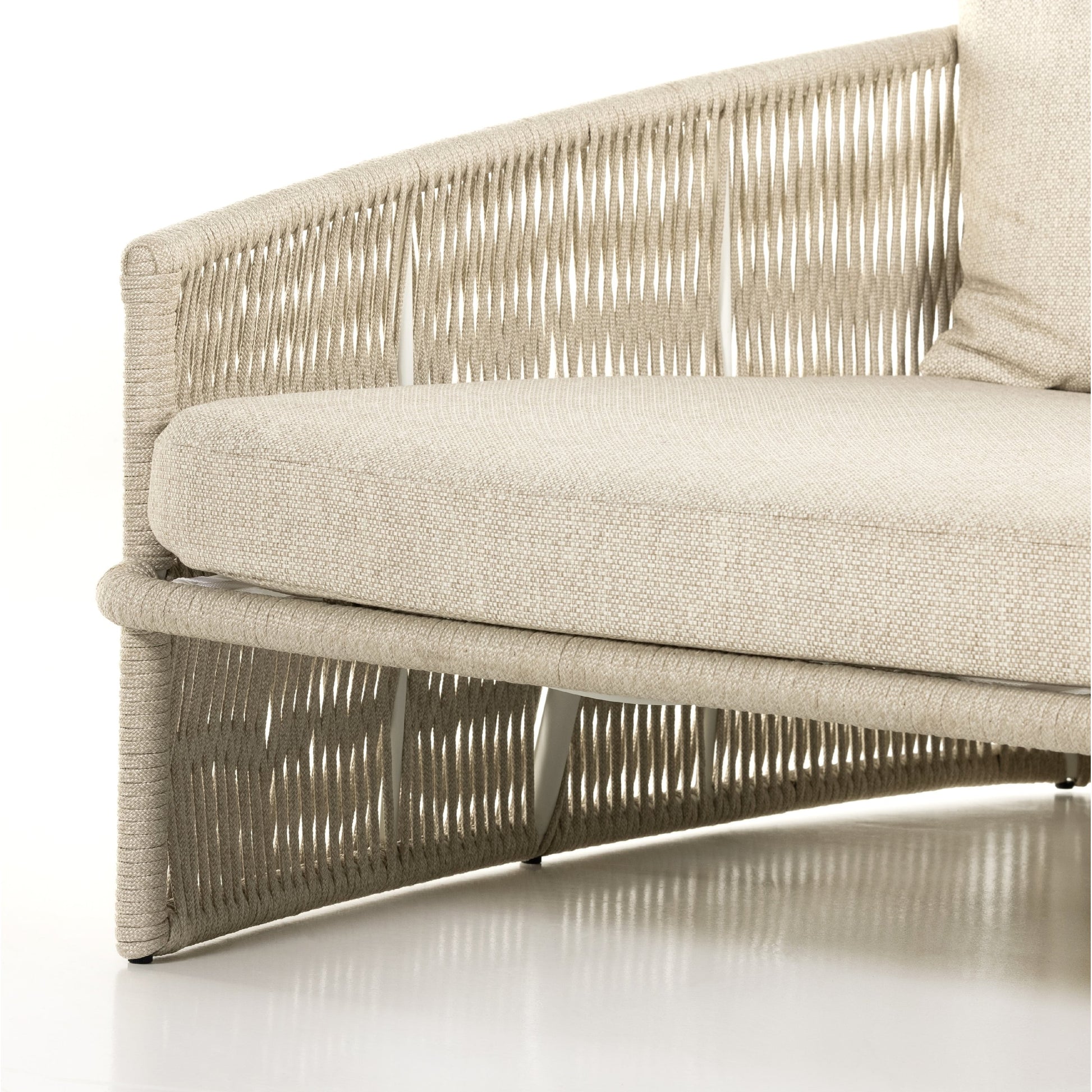 Porto Outdoor Daybed by Four Hands. Made from 100% olefin, aluminum, 100% polypropylene in a coastal style.