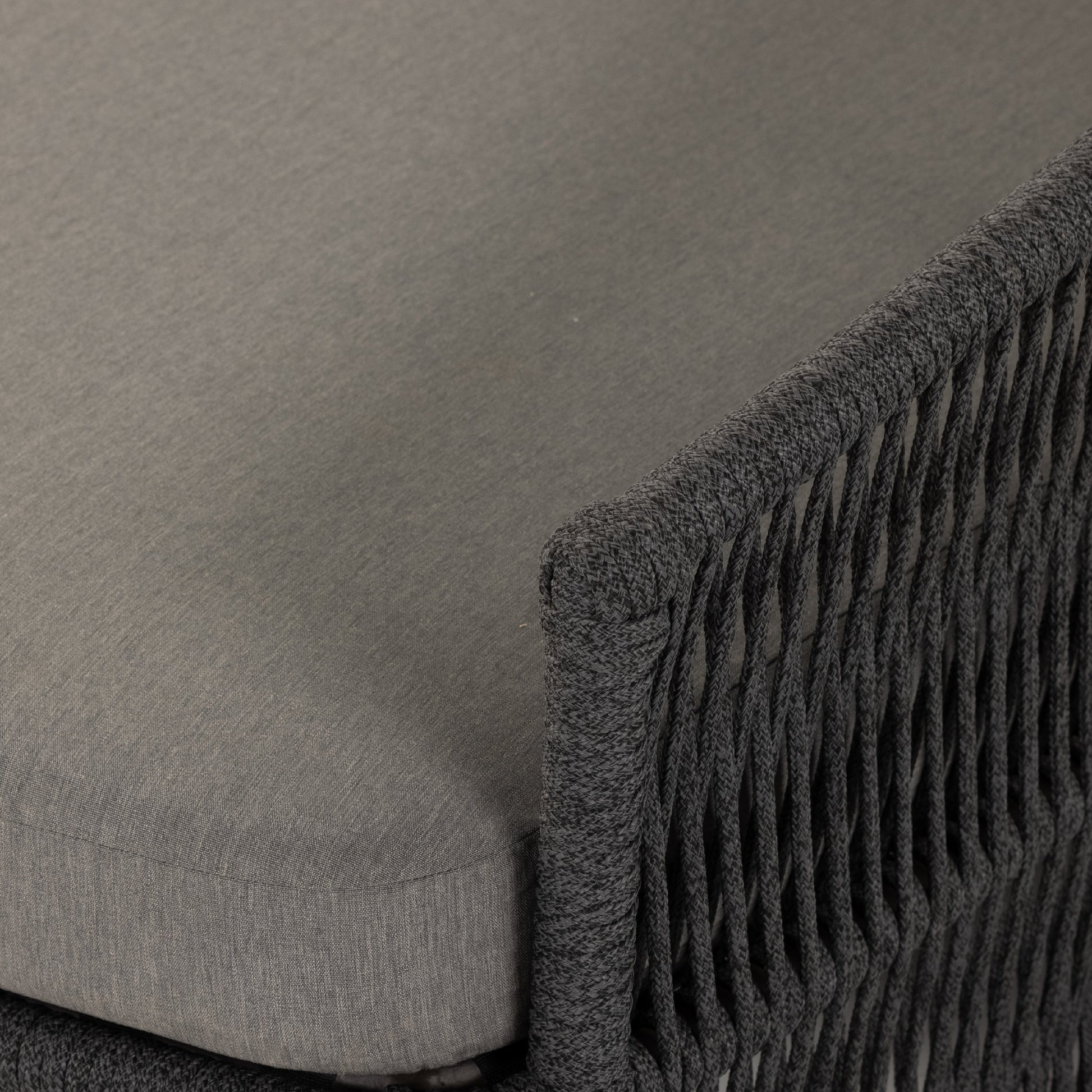 Porto Outdoor Daybed by Four Hands. Made from 100% olefin, aluminum, 100% polypropylene in a coastal style.