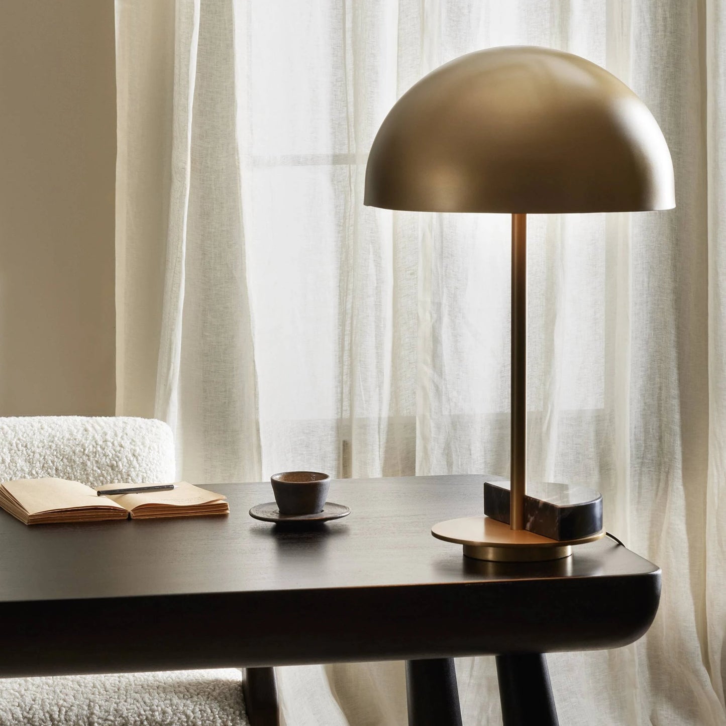 052 SI-1980797 | Lifestyle | Zanda Table Lamp by Four Hands in antique brass, black italian marble. Made from solid marble, stainless steel in a modern style.
