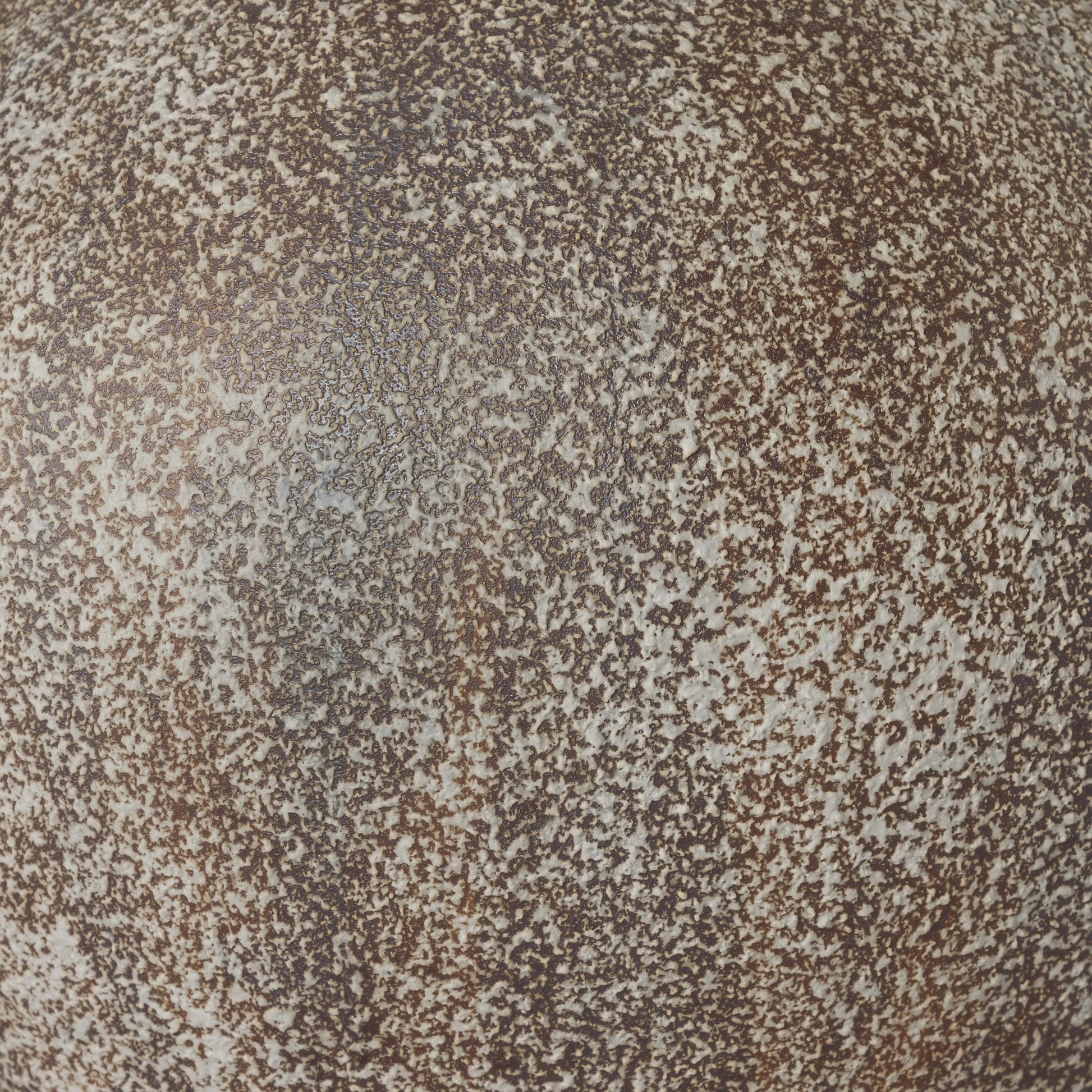 Mays Table Lamp by Four Hands in light sand porcelain. Made from ceramic, 65% polyester, 35% flax, linen, thermoplastic in a modern style.