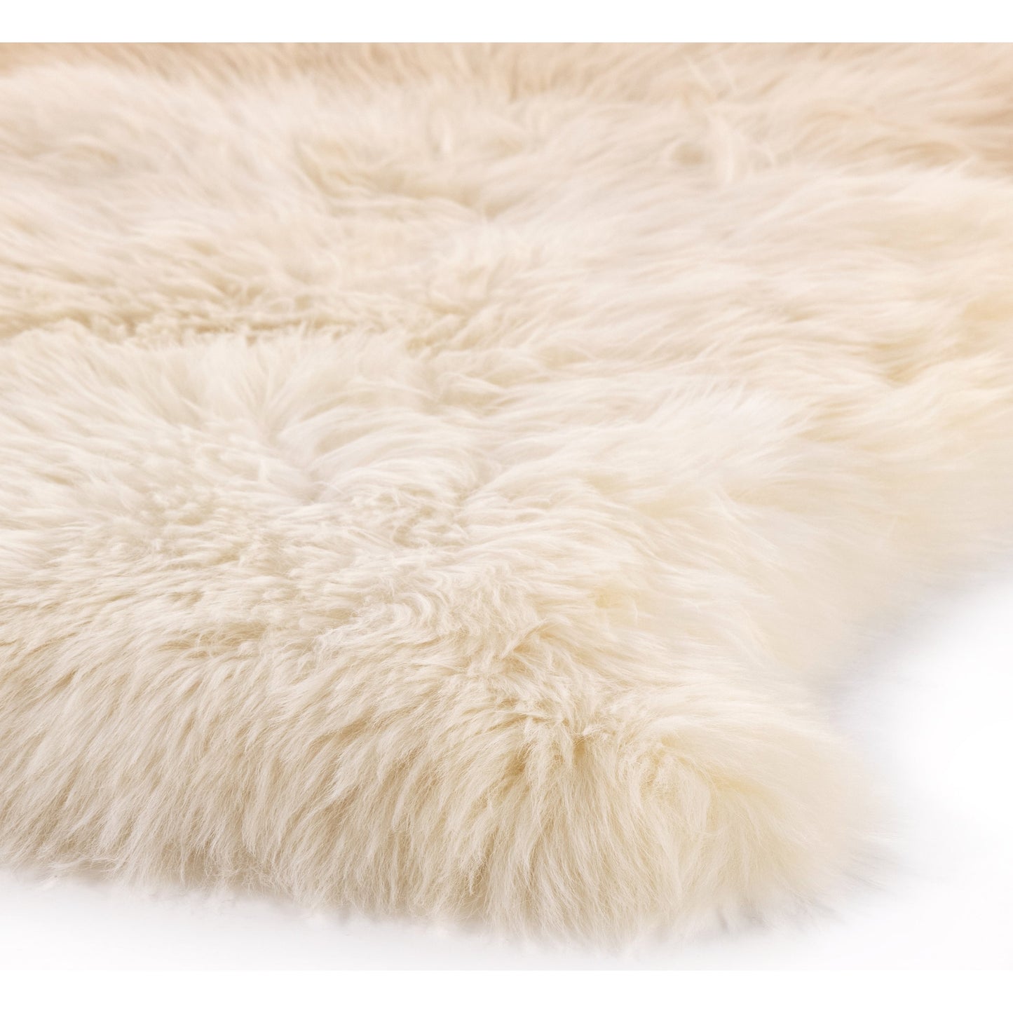 009 SI-1901715 | Closeup | Lalo Ombre Throw by Four Hands. Made from shearling in a transitional style.