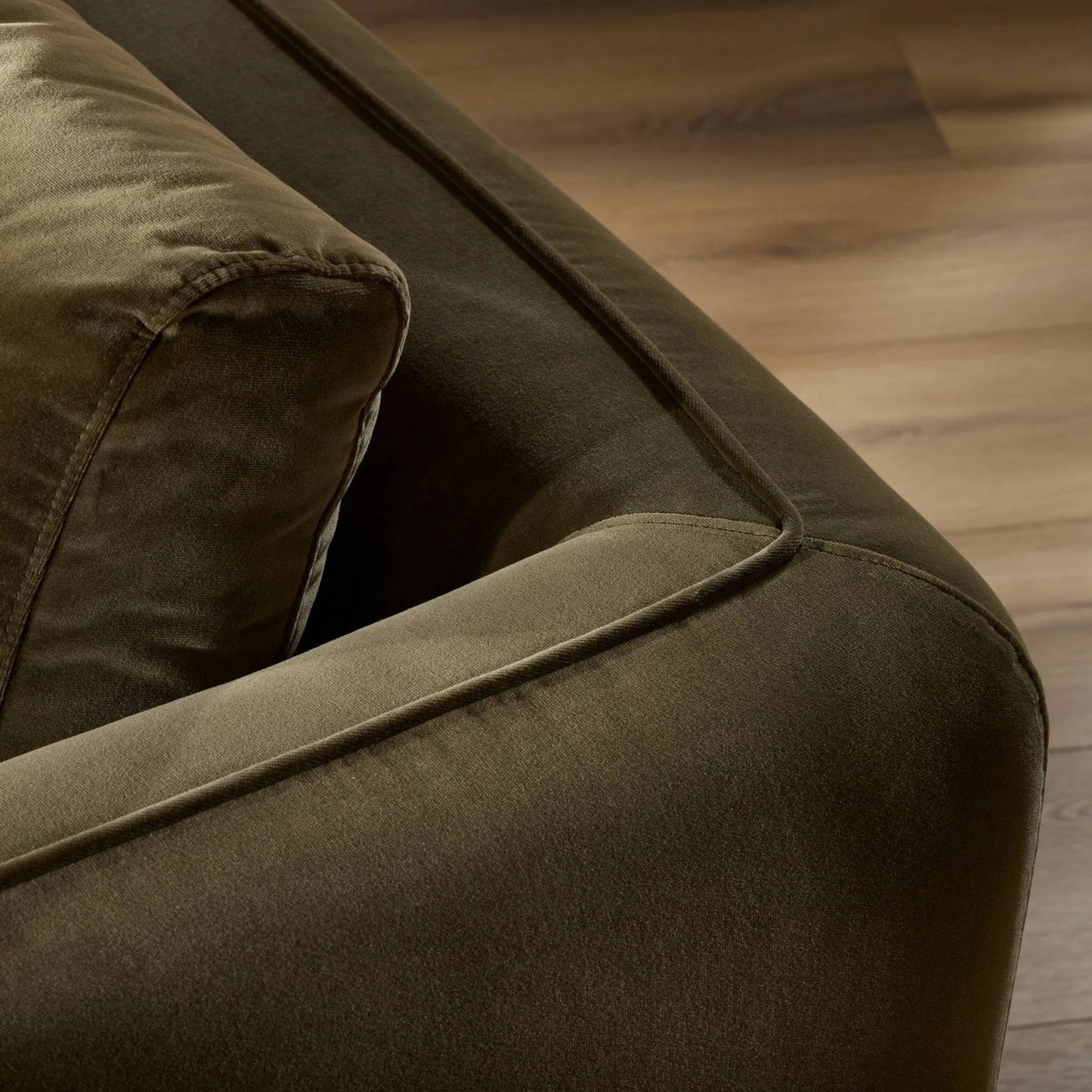 022 SI-2001600 | Closeup | Malakai Swivel Chair by Four Hands in surrey olive. Made from 76.8% cotton, 23.2% polyester, poplar plywood, 100% polyester in a modern style.