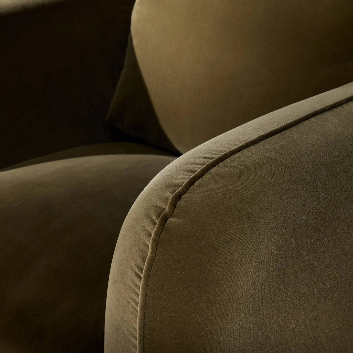 021 SI-2001600 | Closeup | Malakai Swivel Chair by Four Hands in surrey olive. Made from 76.8% cotton, 23.2% polyester, poplar plywood, 100% polyester in a modern style.