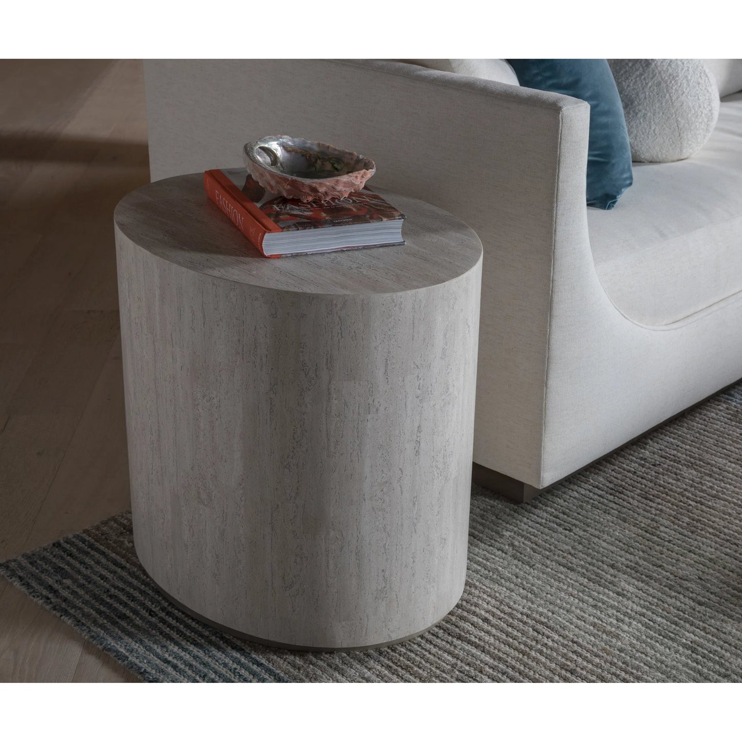004 SI-2540375 | Lifestyle | Cassio Oval Side Table by Artistica Home in creamy white. Made from unique in a unique style.