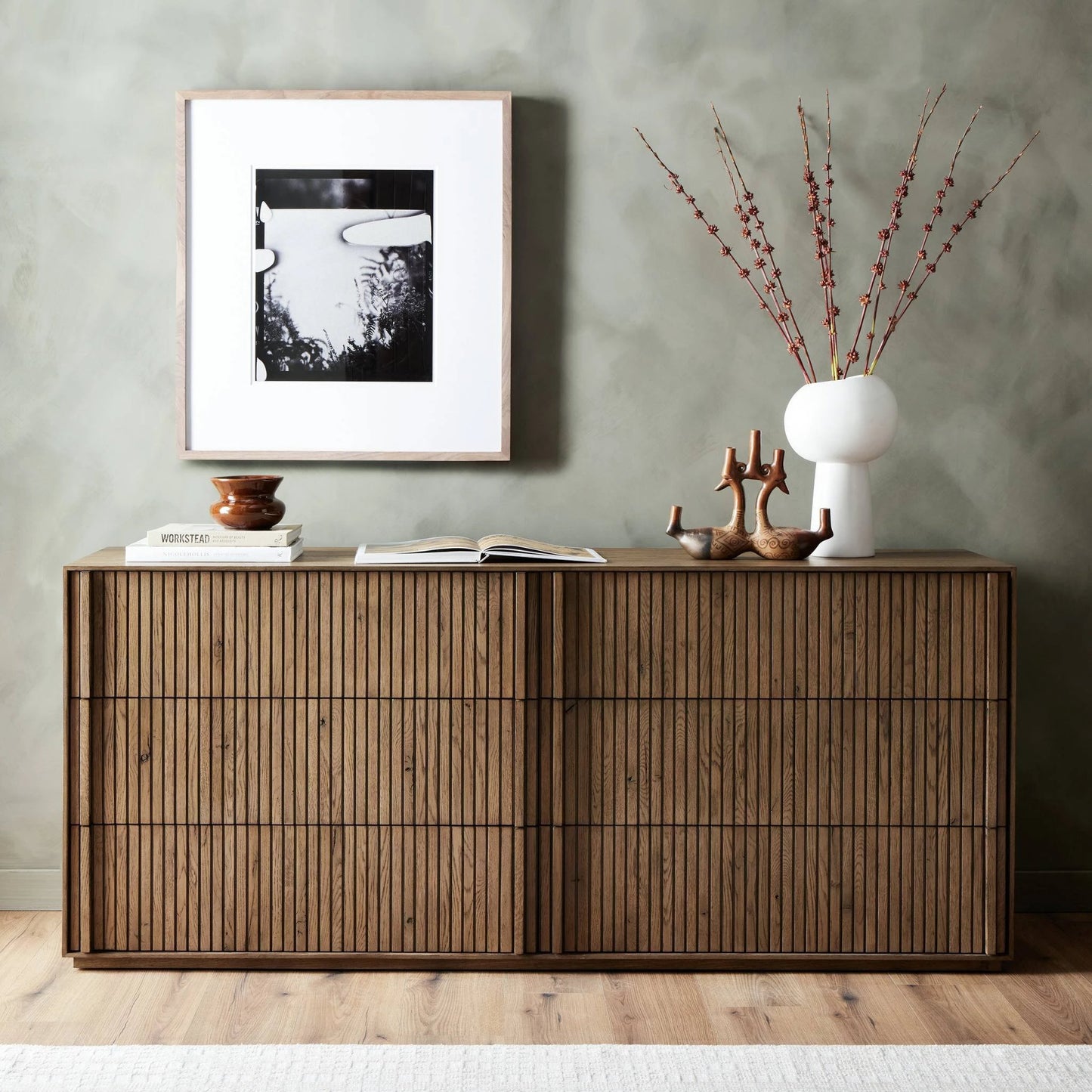 013 SI-2137456 | Lifestyle | Leo 6 Drawer Dresser by Four Hands in rustic grey. Made from solid oak, thick oak veneer in a modern style.