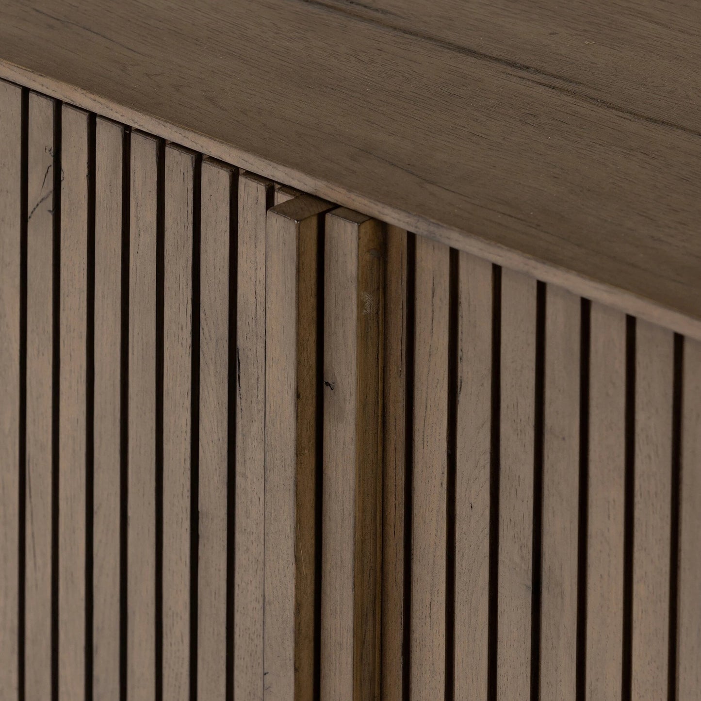 007 SI-2137464 | Closeup | Leo Sideboard by Four Hands in rustic grey. Made from thick oak veneer, solid oak in a modern style.