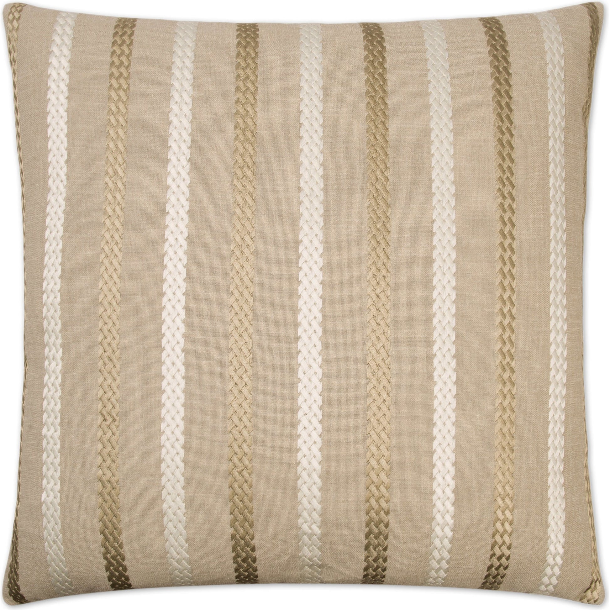 Cheverny by DV Kap Home. Made from 100% polyester, embroidery: 100% rayon in a transitional style.