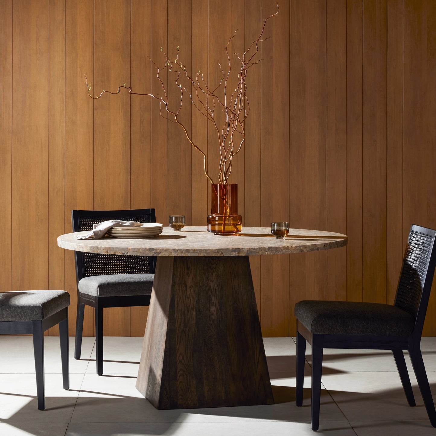 011 SI-2001030 | Lifestyle | Brisa Round Dining Table by Four Hands in grey tobacco oak, dune onyx. Made from onyx, solid oak, engineered hardwood in a modern style.