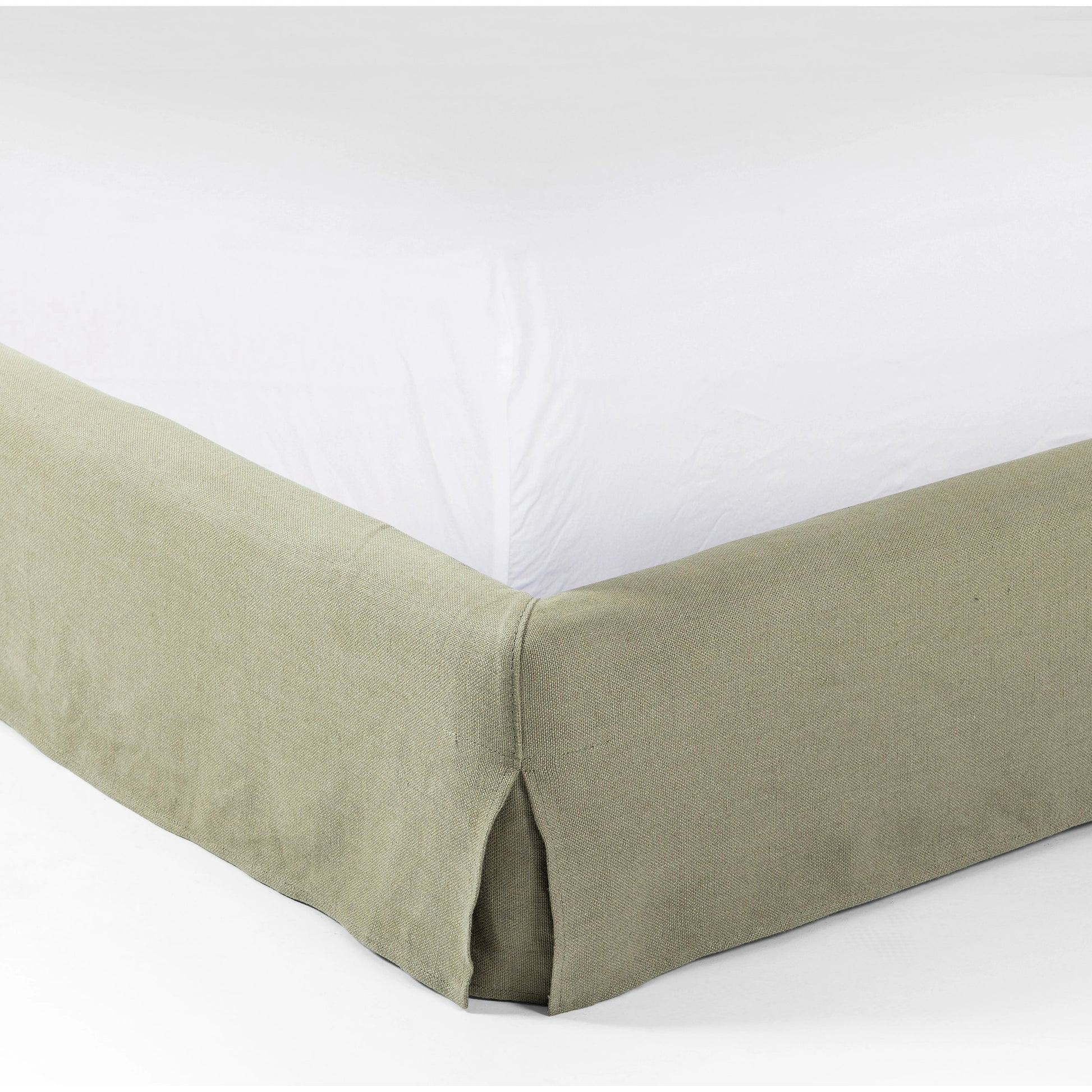 Aidan Slipcover Bed by Four Hands in brussels pine. Made from 100% flax, linen, iron, 100% polyester in a modern style.