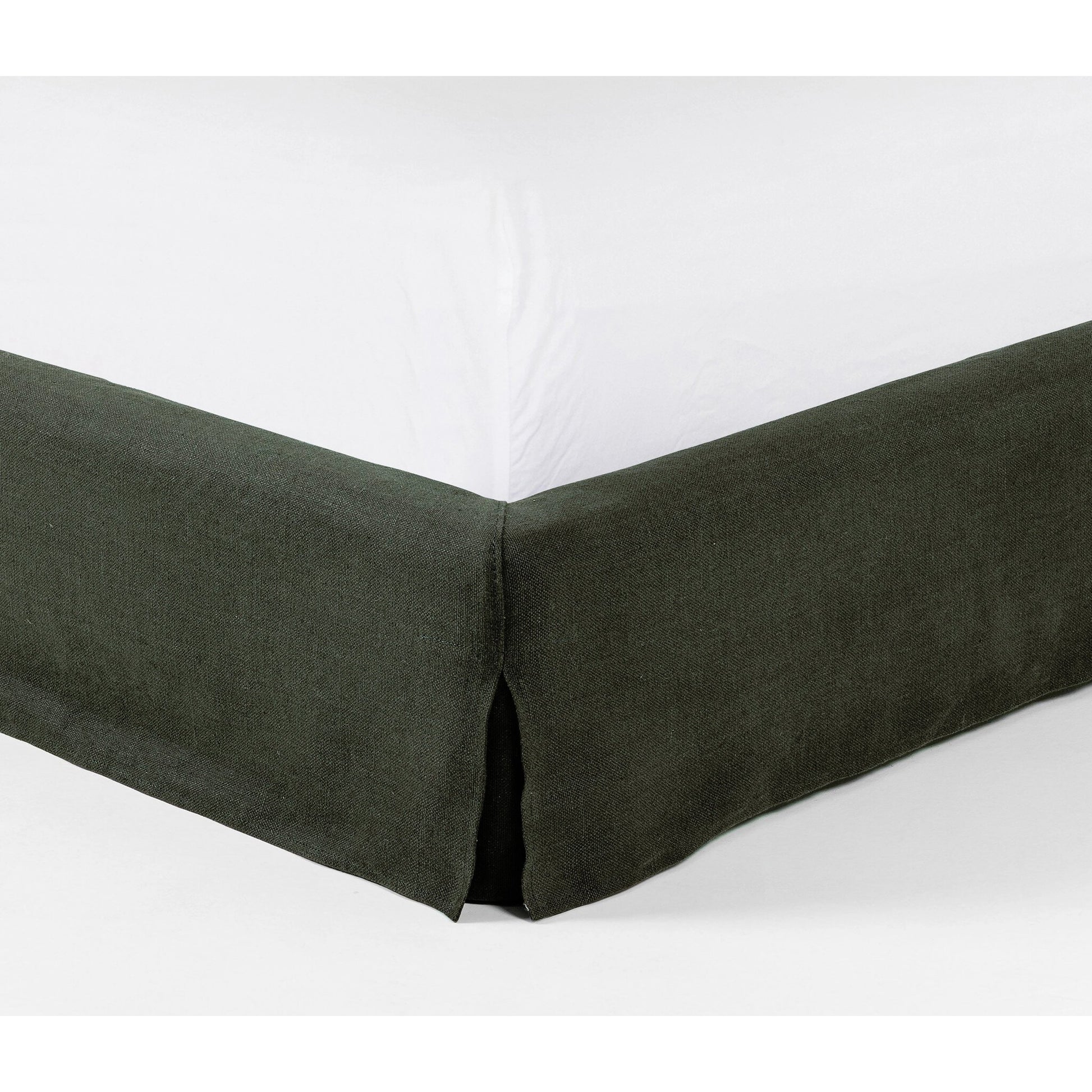 Aidan Slipcover Bed by Four Hands in brussels pine. Made from 100% flax, linen, iron, 100% polyester in a modern style.