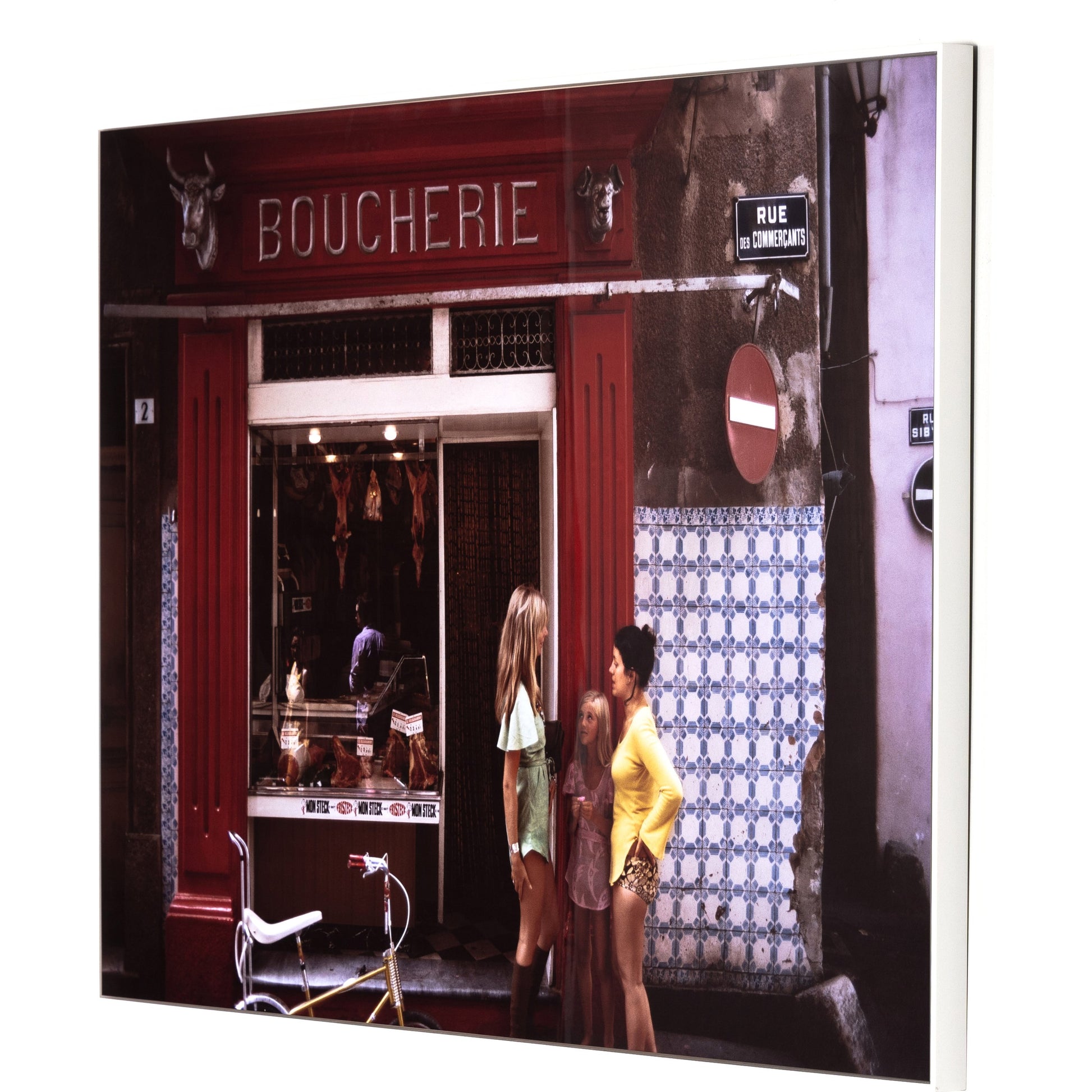Saint-Tropez Boucherie by Slim Aarons by Four Hands. Made from white maple, gloss white chromaluxe in a transitional style.
