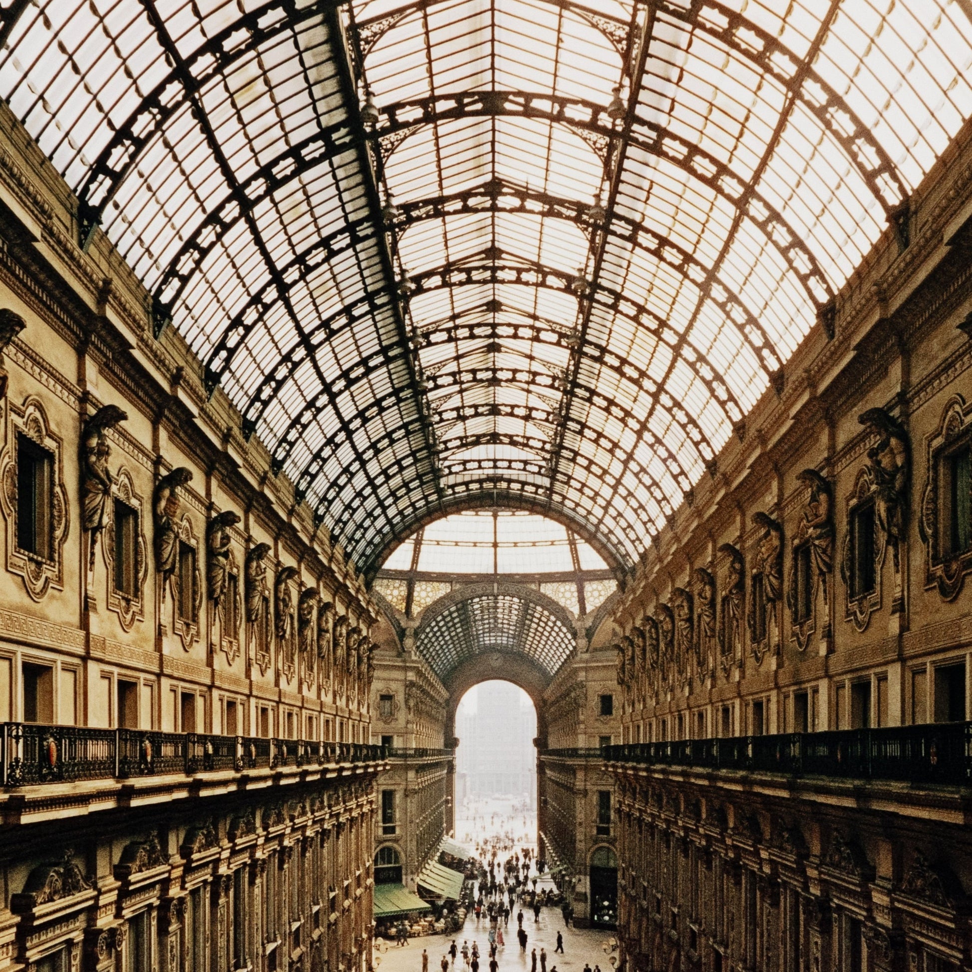 Galleria Vittorio Emanuele II by Slim Aarons by Four Hands. Made from vertical grain floater white oak, gloss white chromaluxe in a transitional style.