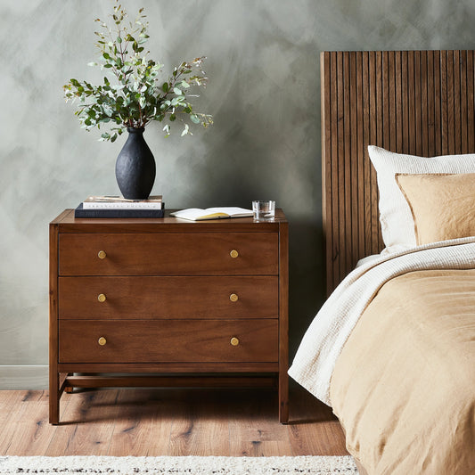 Sullivan Nightstand by Four Hands in saddle tan veneer, saddle tan, golden brass. Made from solid acacia, thin acacia veneer in a modern style.