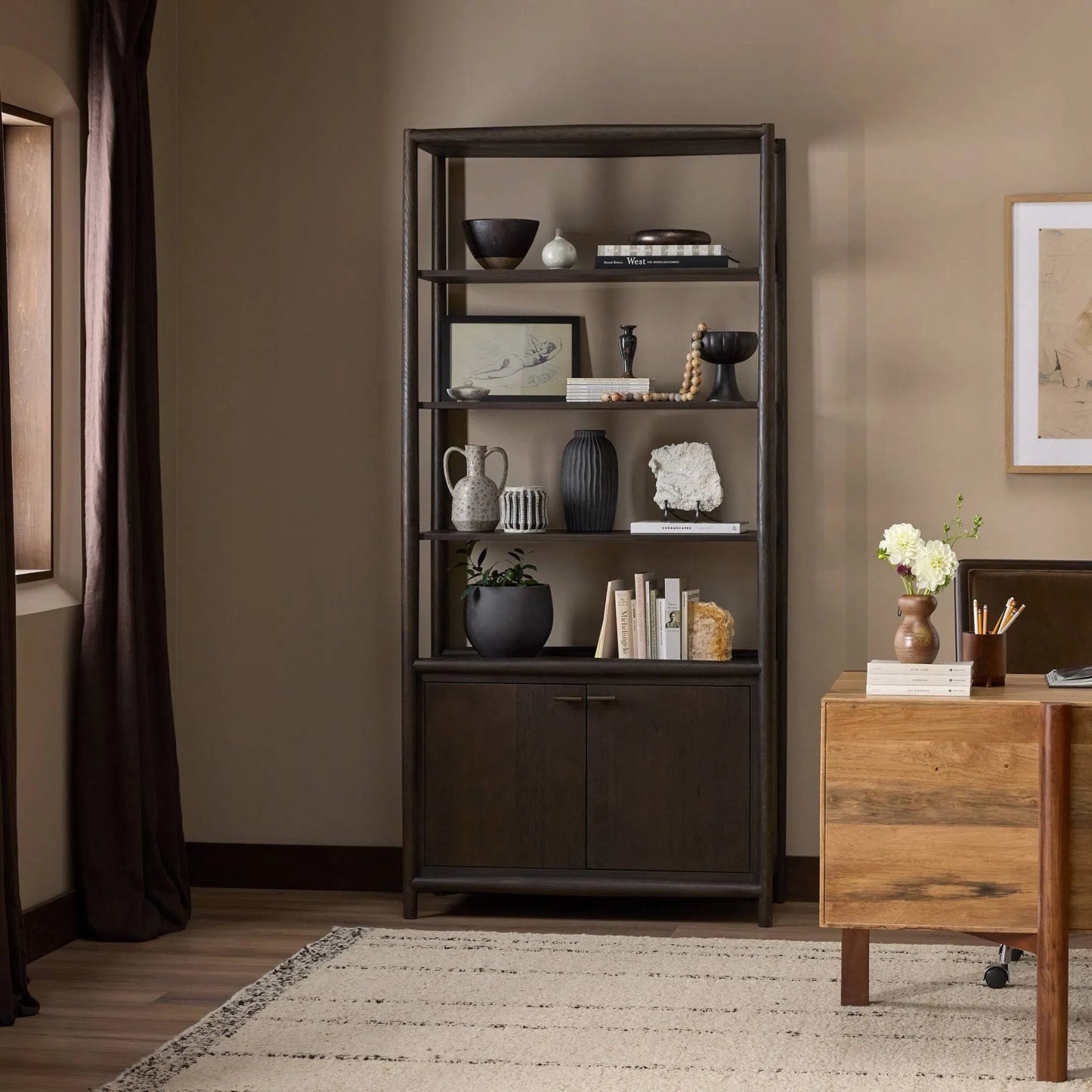 040 SI-2535004 | Lifestyle | Glenview Bookcase by Four Hands in weathered oak. Made from unique in a modern style.