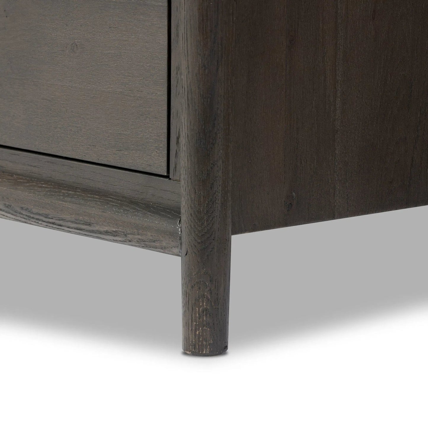 042 SI-2535002 | Closeup | Glenview 6 Drawer Dresser by Four Hands in weathered oak. Made from unique in a modern style.