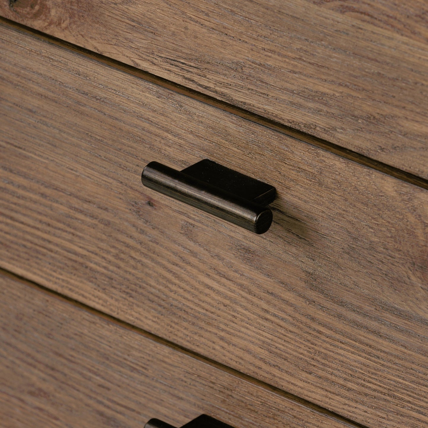 022 SI-2001381 | Closeup | Glenview Nightstand by Four Hands in weathered oak veneer. Made from thick oak veneer, solid oak in a modern style.