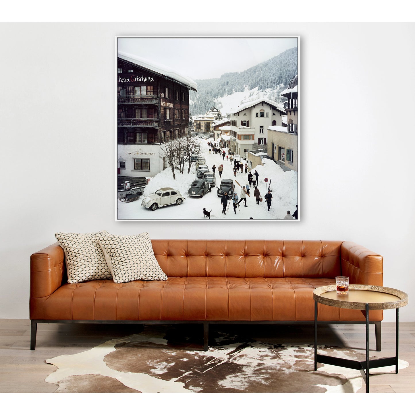 007 SI-2092365 | Lifestyle | Klosters by Slim Aarons by Four Hands. Made from white maple, gloss white chromaluxe in a modern style.
