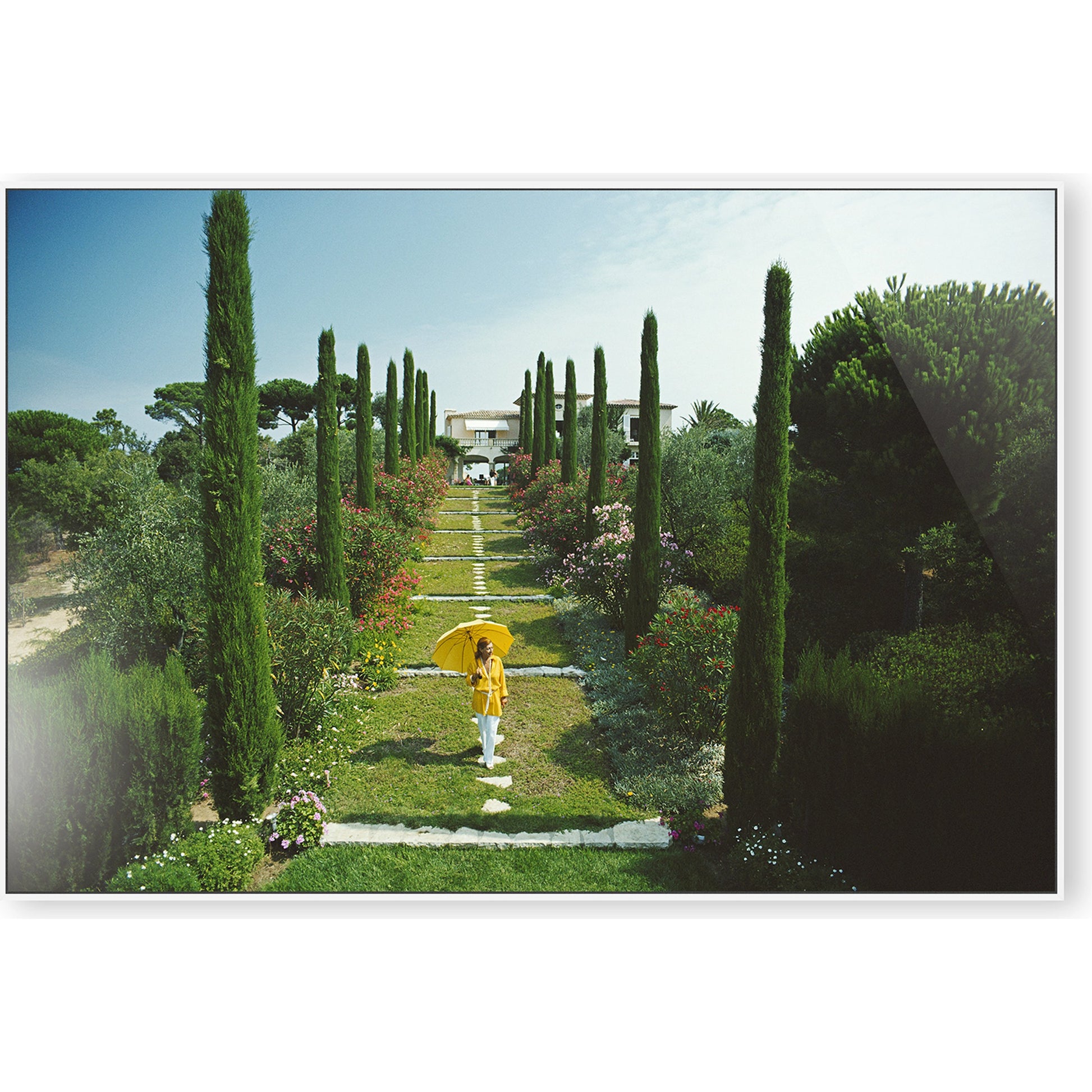 Les Sophores by Slim Aarons by Four Hands. Made from white maple, gloss white chromaluxe in a modern style.
