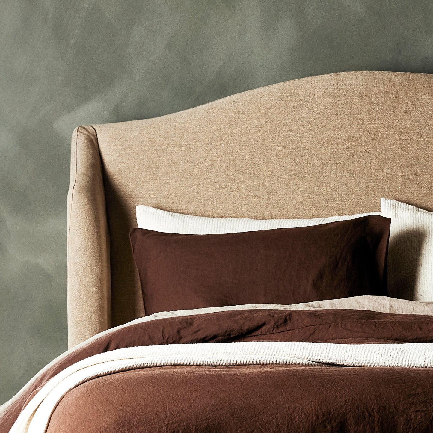 029 SI-2074472 | Additional Silo | Meryl Slipcover Bed by Four Hands. Made from unique in a modern style.