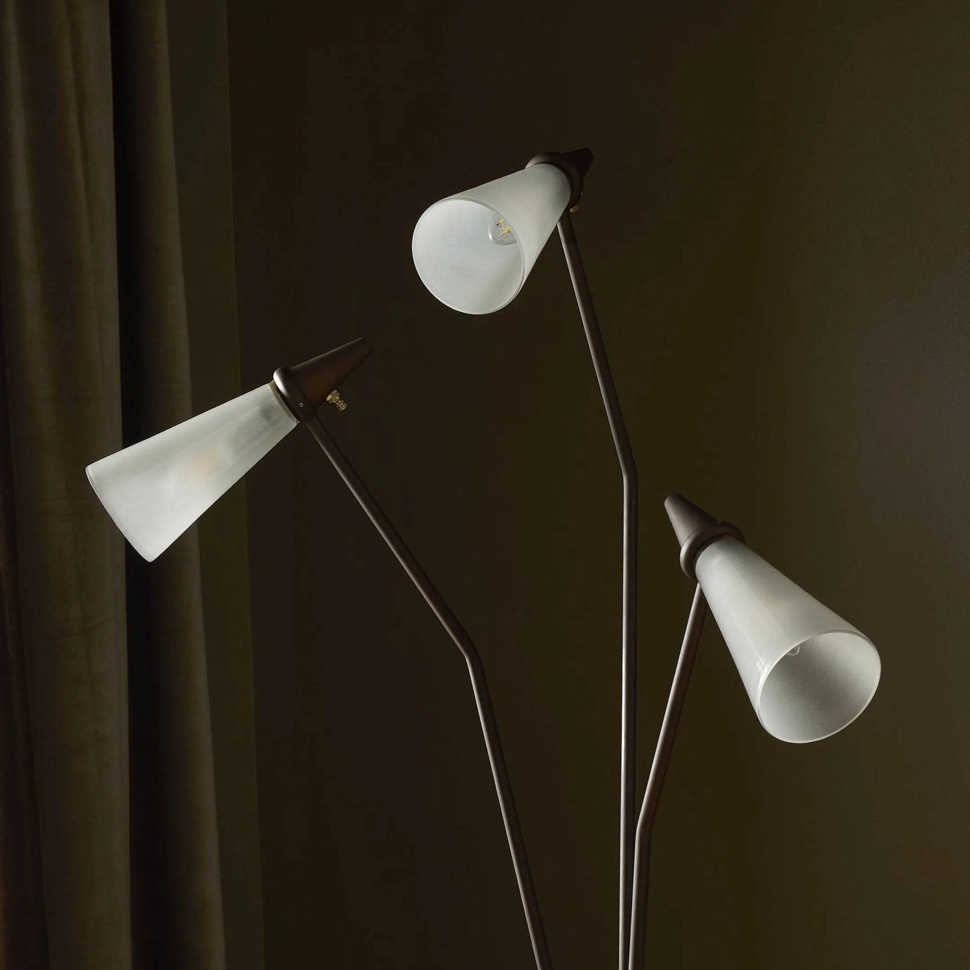 Ludwig Floor Lamp by Four Hands in frosted glass, rust. Made from glass, iron in a modern style.
