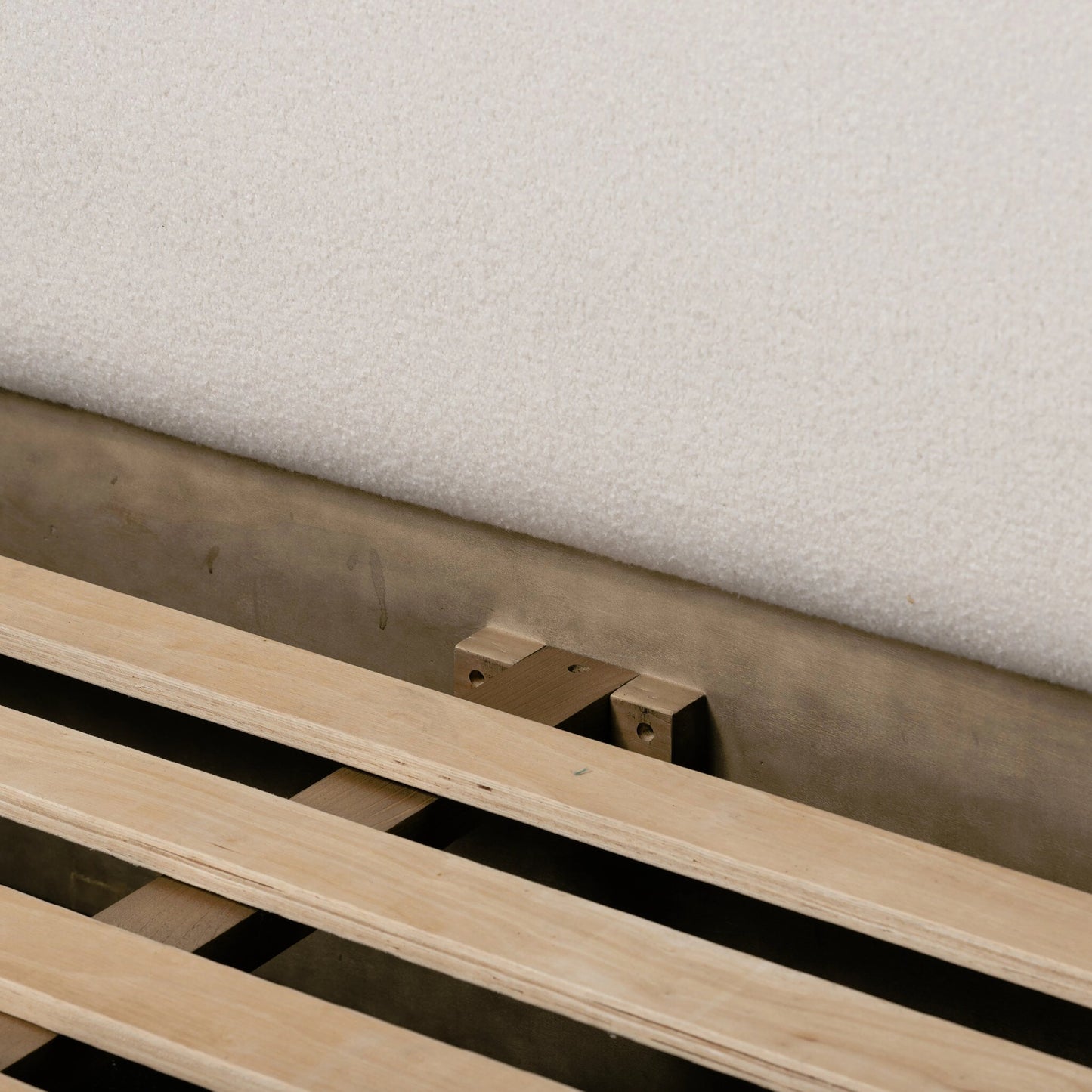 010 SI-2158409 | Closeup | Regan Bed by Four Hands in crete ivory, rustic fawn, rustic fawn veneer. Made from 100% polyester, solid oak, resawn oak in a modern style.