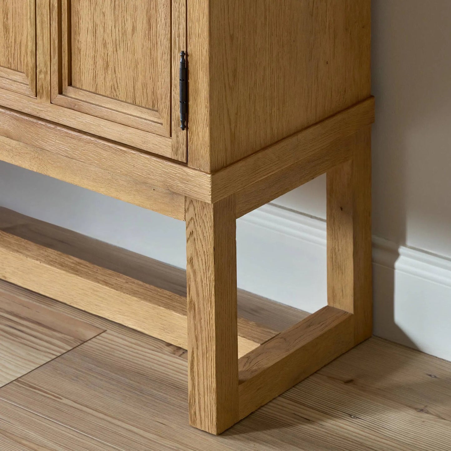 005 SI-2635360 | Closeup | Tamara Sideboard by Four Hands in worn oak veneer. Made from thick oak veneer, solid oak in a unique style.