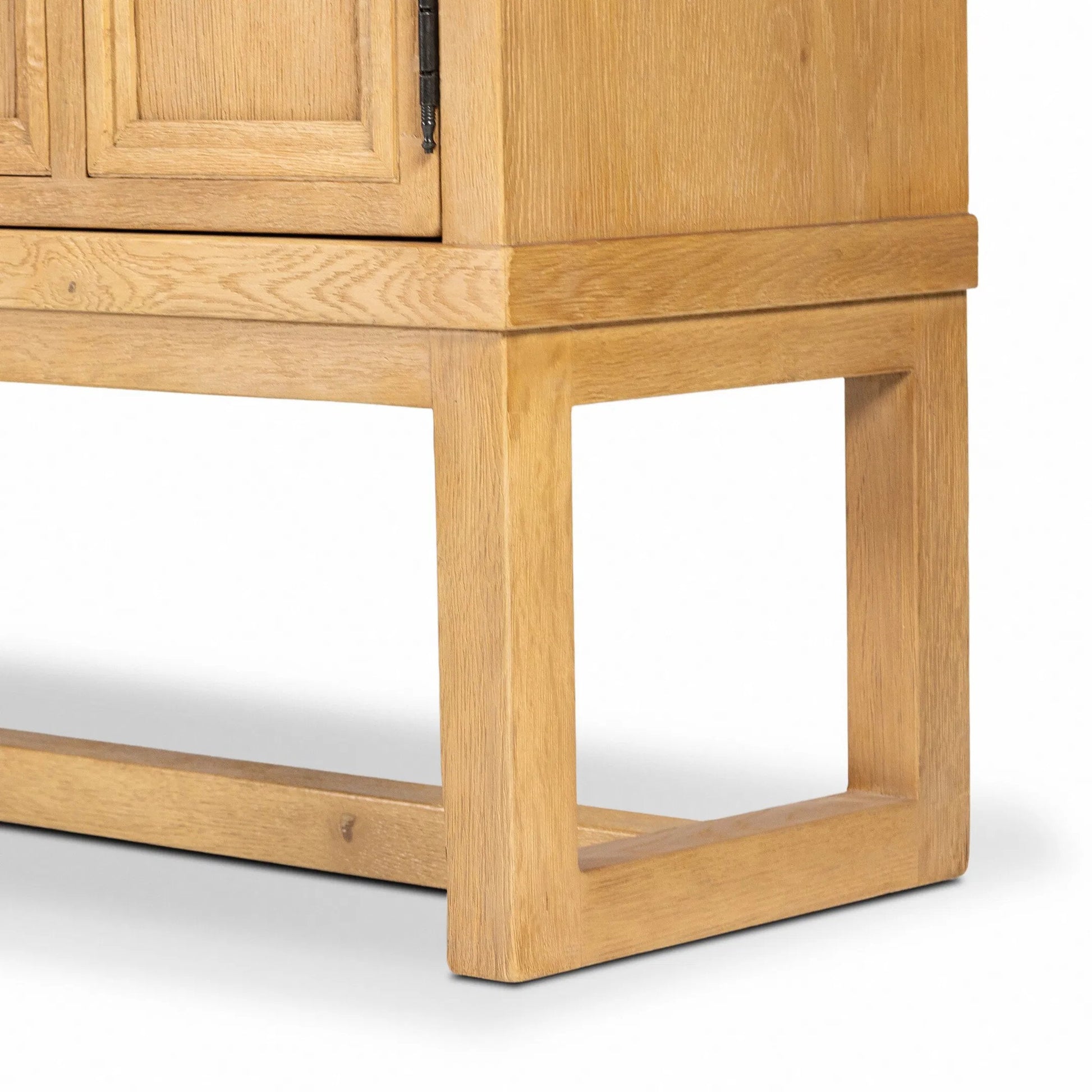Tamara Sideboard by Four Hands in worn oak veneer. Made from thick oak veneer, solid oak in a unique style.