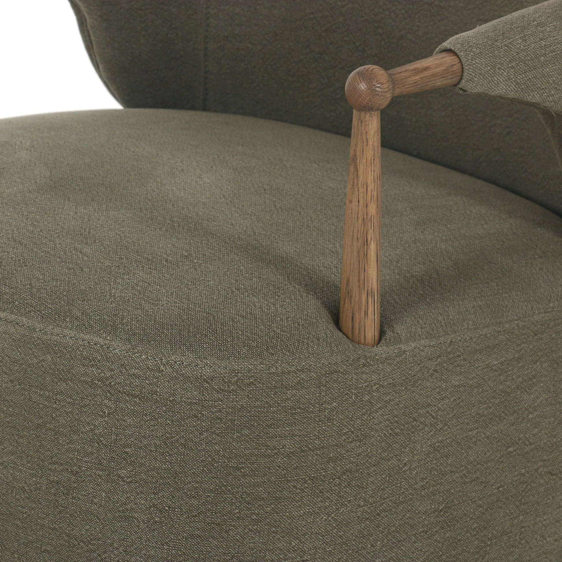 Brently Chair by Four Hands. Made from 100% flax/linen, solid oak in a unique style.