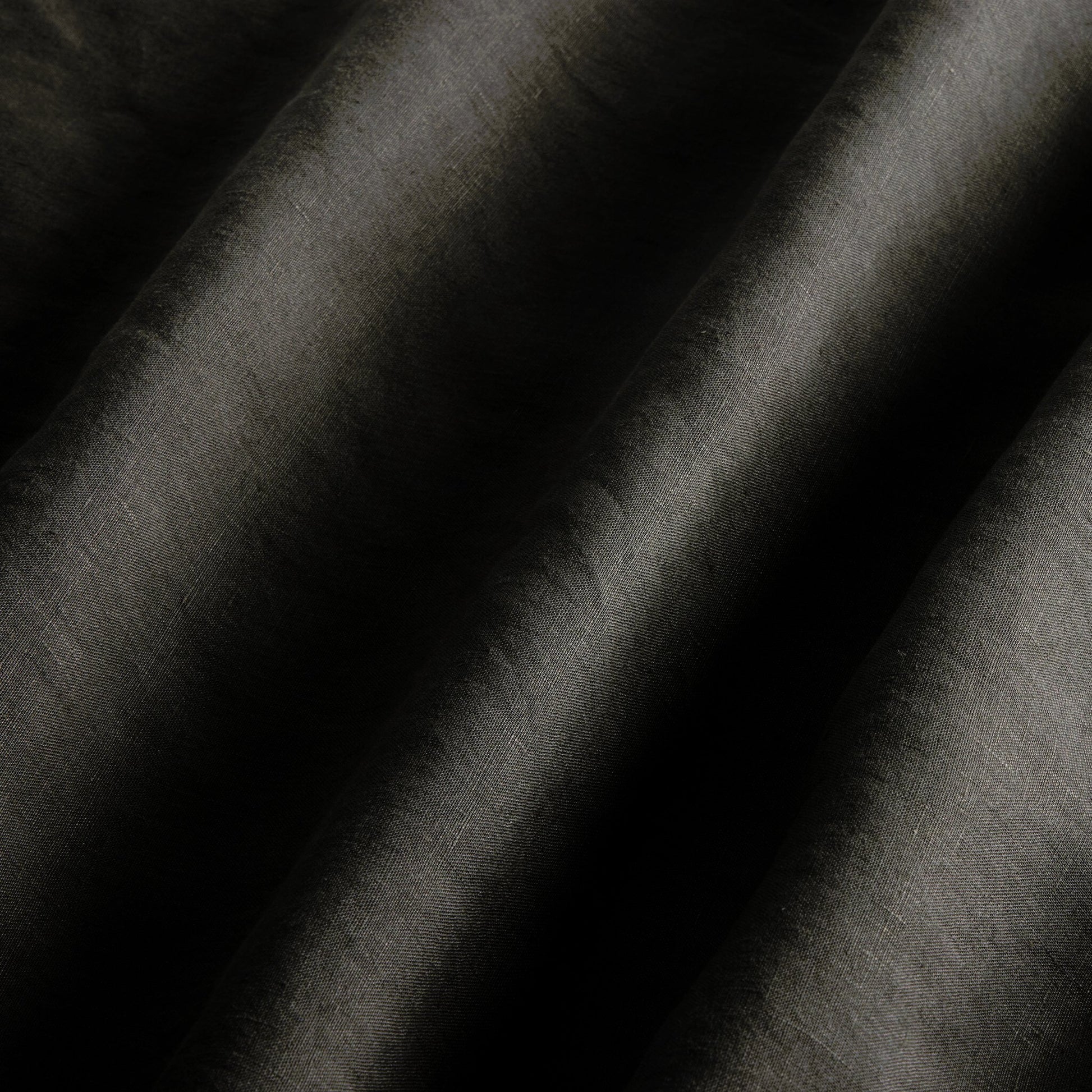 Sable Duvet Cover by Four Hands in sable dark grey. Made from 100% flax/linen in a modern style.