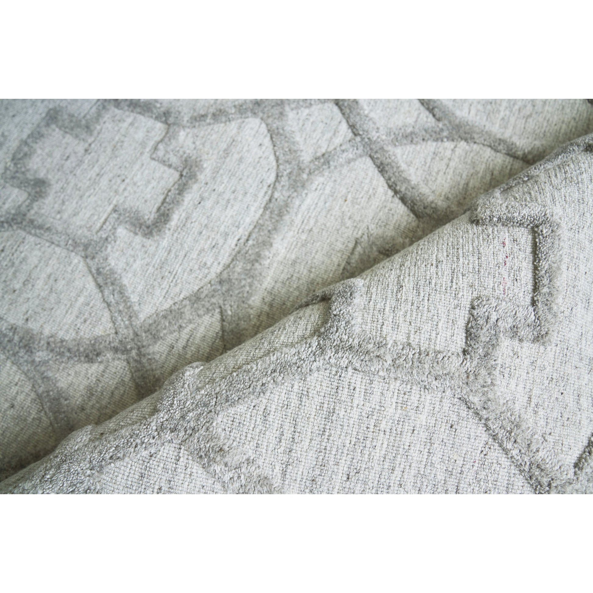 Windsor Rug - Light Silver by Exquisite Rugs in light silver. Made from wool, bamboo silk in a unique style.
